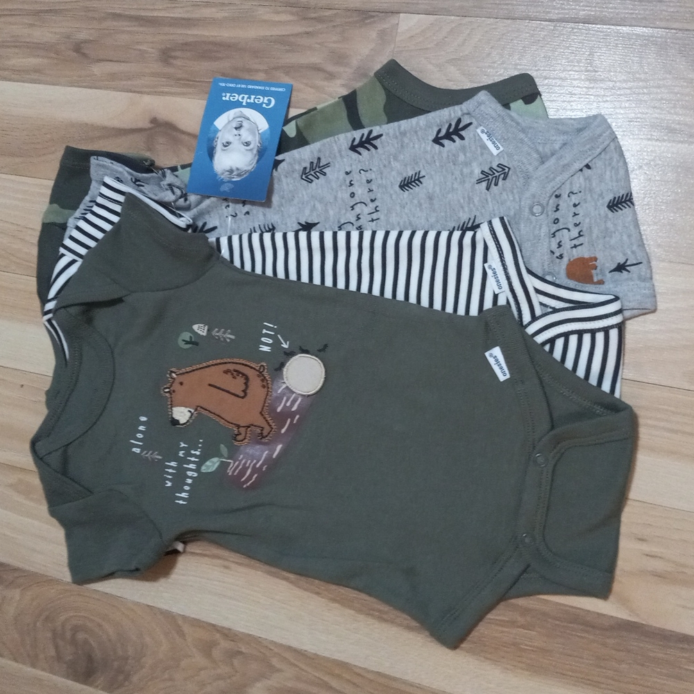 Gerber onesies 0 to 3 months